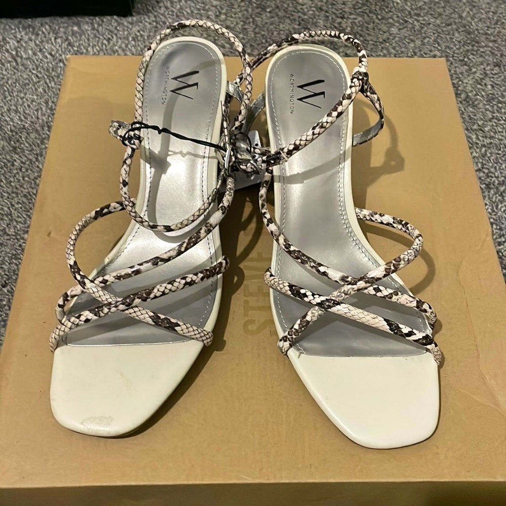 Women’s size 11 Worthington strappy sandal